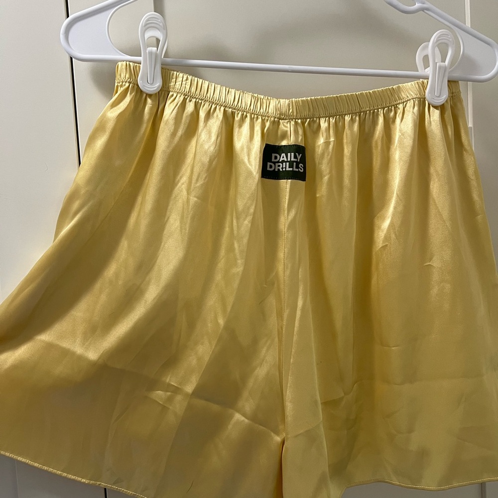 Daily Drills Silky Short - Butter (Size M)